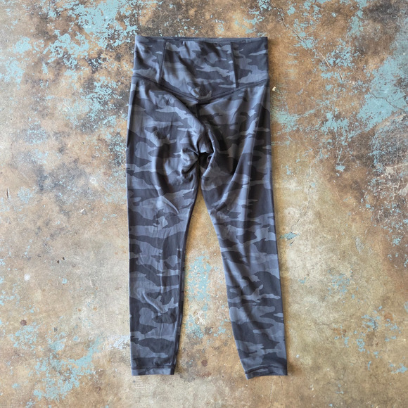 Athleta Black Elation 7/8 Camo Leggings Size S Activewear Workout Gray Black - Picture 6 of 6